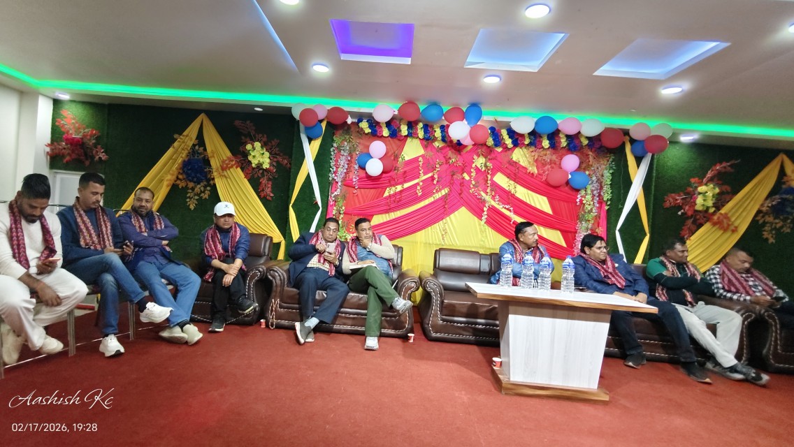 मुस्लिम समुदायले भेटे दाङ -३ का उम्मेदवार गिरीलाई