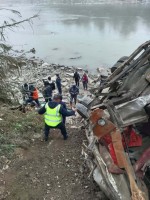 धादिङ बस दुर्घटनामा १७ जनाको मृत्यु, २७ जना घाइते