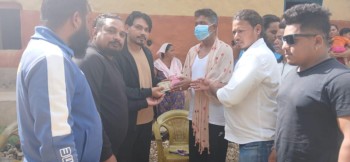 क्यान्सर पीडित बिकलाई आर्थिक सहयोग हस्तान्तरण