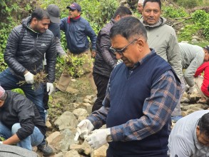 विश्व जल दिवसको अवसरमा तुलसीपुर खानेपानी संस्थाद्वारा मुहान क्षेत्रको सरसफाइ