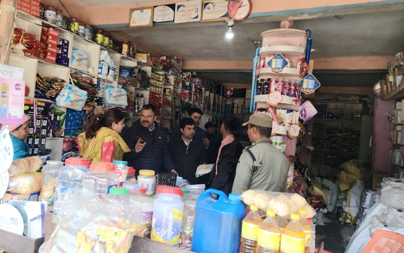 तुलसीपुरमा बजार अनुगमनमा कडाई, अटेरी गर्नेलाई कारबाही गरिँदै