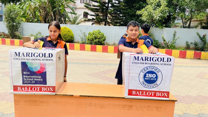 तुलसीपुरको मेरिगोल्ड स्कुलमा निर्वाचन प्रक्रियाबाट विद्यार्थीको नेतृत्व चयन
