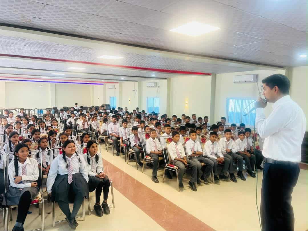 सगरमाथा स्कुलका विद्यार्थीलाई अभिमुखीकरण