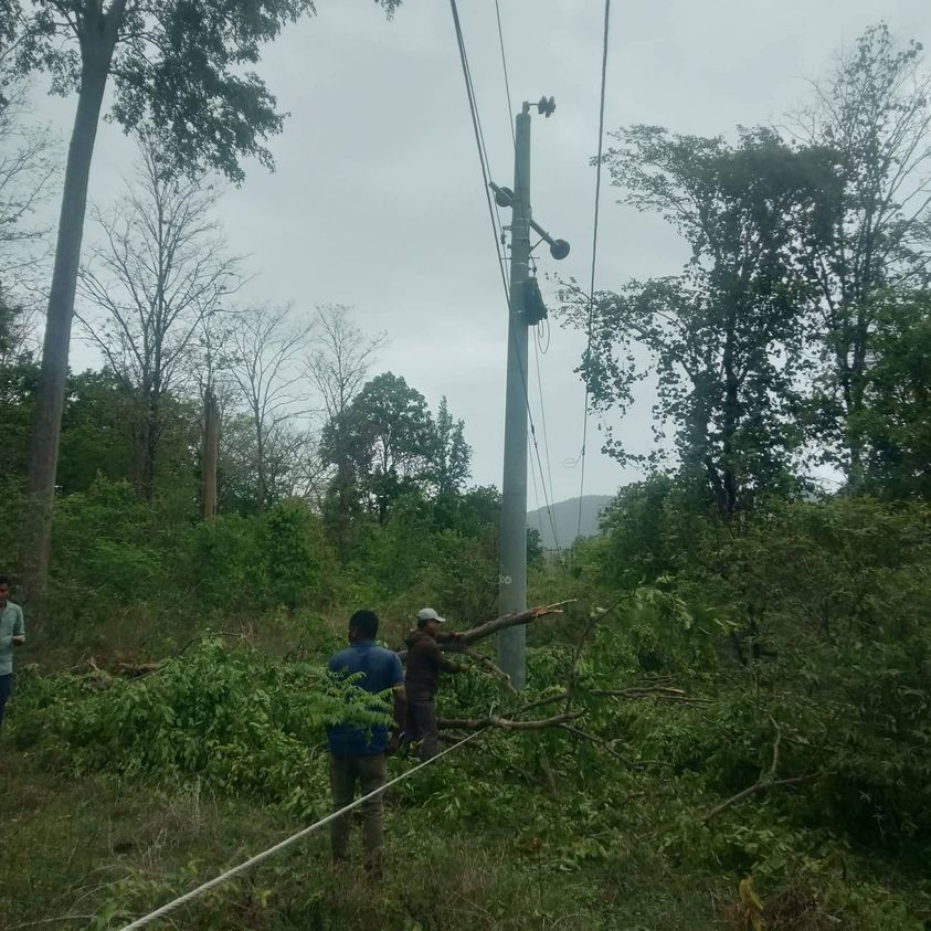 गए रातिको तीव्र हावाहुरीले दाङमा विद्युत सेवा अवरुद्ध, उपभोक्ताहरू मारमा